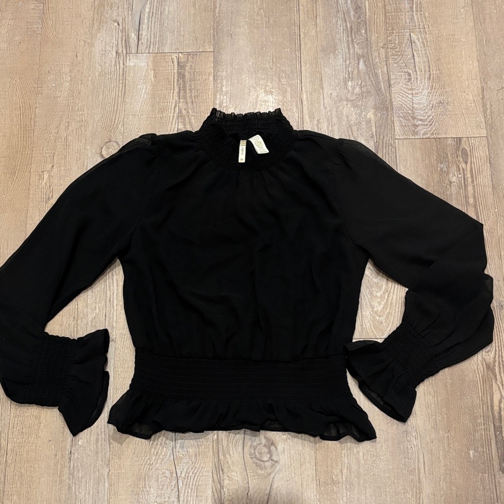 Japna Elegant Black Smocked Blouse